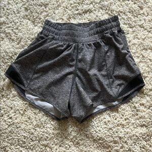 LULULEMON Heathered Gray 4 inch Hotty Hot Shorts Size 2